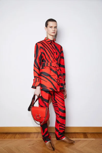 Look 18